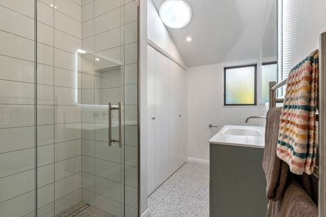 Photo of property in 15 Indira Place, Khandallah, Wellington, 6035
