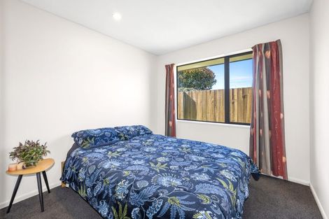Photo of property in 6 Sheraton Place, Redwood, Christchurch, 8051