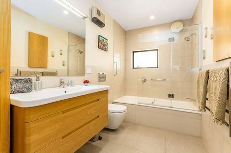 Photo of property in 2/227 The Terrace, Wellington Central, Wellington, 6011