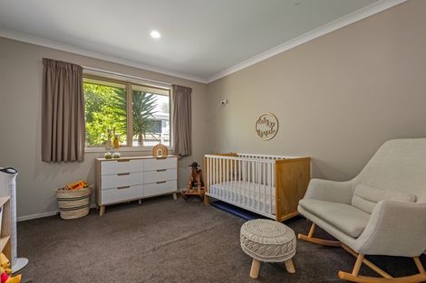 Photo of property in 5 Galea Grove, Kelvin Grove, Palmerston North, 4414