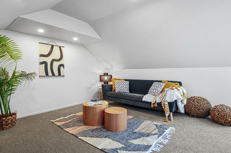 Photo of property in 1 Lowe Place, Rangiora, 7400