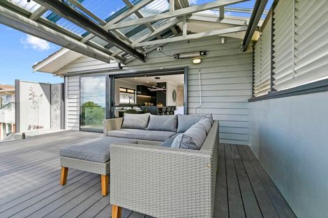 Photo of property in 2a Redwood Drive, Massey, Auckland, 0614