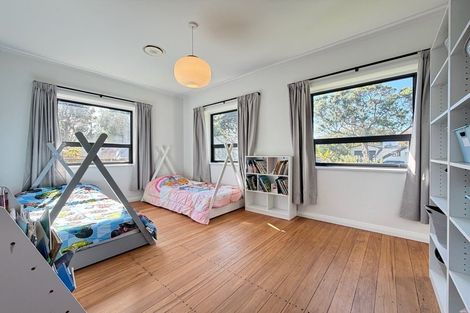 Photo of property in 25 Pirie Crescent, Moera, Lower Hutt, 5010