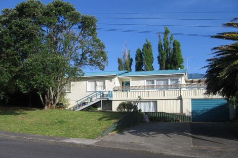 Photo of property in 2/2 Bruce Road, Glenfield, Auckland, 0629