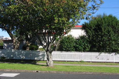 Photo of property in 2/40 Cambridge Terrace, Papatoetoe, Auckland, 2025
