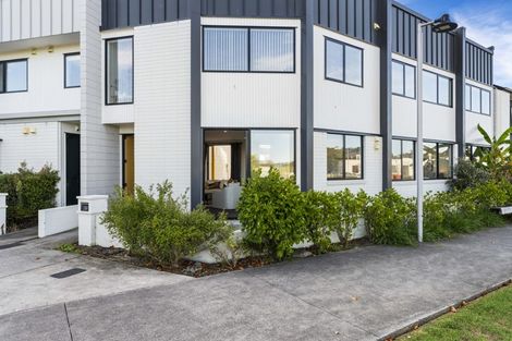 Photo of property in 284 Hobsonville Point Road, Hobsonville, Auckland, 0616