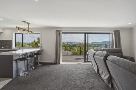 Photo of property in 21 Braeside, Kinmont Park, Mosgiel, 9024