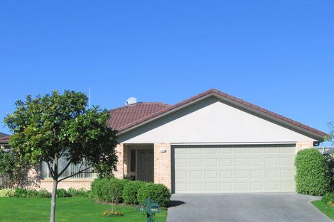 Photo of property in 74 Hillwell Drive, Henderson, Auckland, 0612