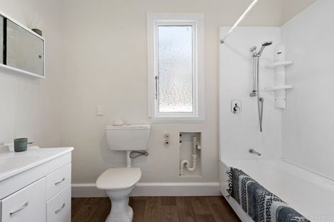 Photo of property in 11 Dover Street, Island Bay, Wellington, 6023