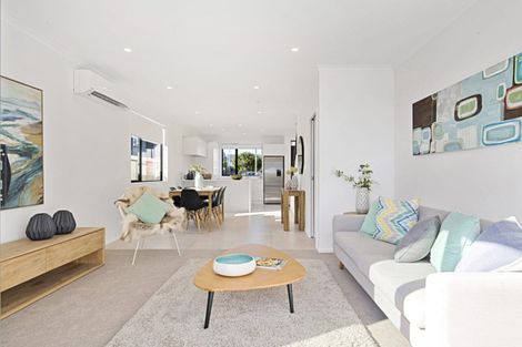Photo of property in 16 Orford Lane, Takanini, 2112