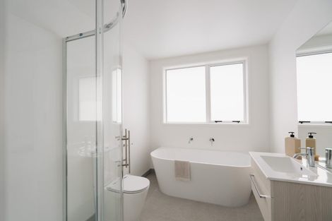 Photo of property in 8 Anawhata Lane, Papamoa, 3118