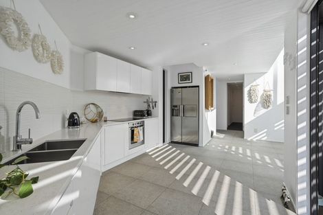 Photo of property in 2/3 Craig Road, Milford, Auckland, 0620