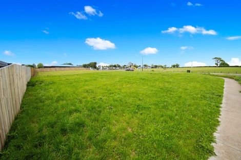 Photo of property in 18 Booker Drive, Tuakau, 2121