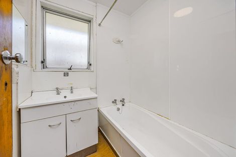 Photo of property in 11 Blanes Road, Weymouth, Auckland, 2103