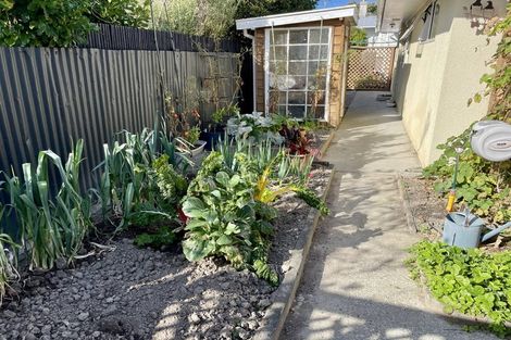Photo of property in 2/26 Whites Line West, Woburn, Lower Hutt, 5010