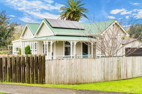 Photo of property in 10 Franklin Road, Paparoa, 0571