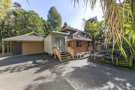 Photo of property in 219 Shaw Road, Titirangi, Auckland, 0604