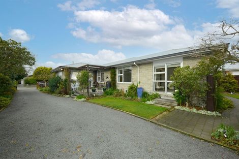Photo of property in 33 Tintern Avenue, Avonhead, Christchurch, 8042