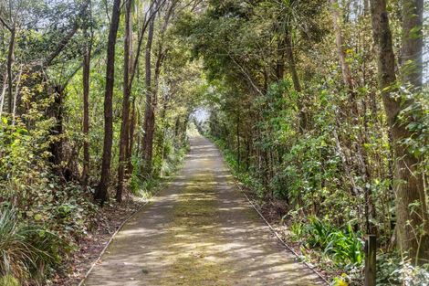 Photo of property in 2 Te Kawau Pass, Greenhithe, Auckland, 0632