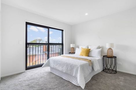 Photo of property in 1c Hollinbrigg Place, Manurewa, Auckland, 2102