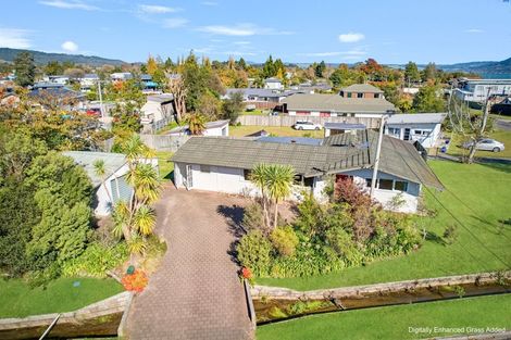 Photo of property in 20 Willow Avenue, Hannahs Bay, Rotorua, 3010