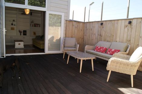 Photo of property in 122a Derwent Street, Island Bay, Wellington, 6023