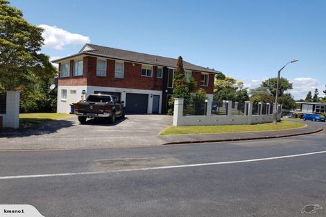 Photo of property in 22 Hartley Terrace, Massey, Auckland, 0614