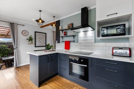 Photo of property in 2/57 Solar Road, Glen Eden, Auckland, 0602