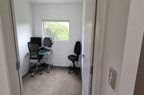 Photo of property in 79 Saddleback Grove, Karori, Wellington, 6012