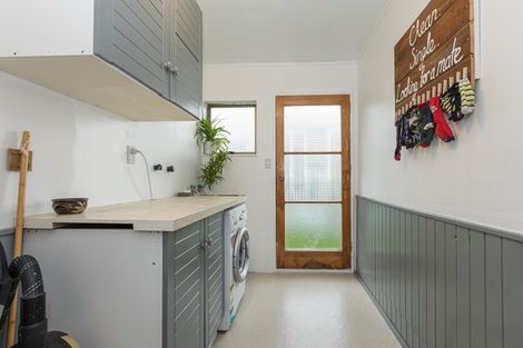 Photo of property in 18 Watts Street, Waipawa, 4210