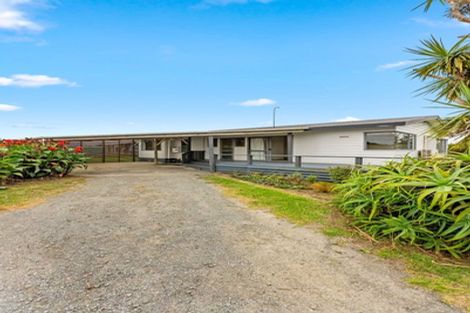Photo of property in 331 South Head Road, South Head, Helensville, 0874
