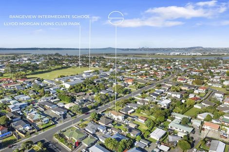 Photo of property in 32 Strid Road, Te Atatu South, Auckland, 0610