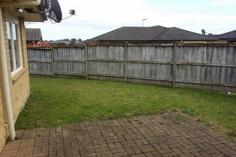 Photo of property in 20 Ashmere Lane, Weymouth, Auckland, 2103