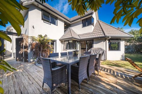 Photo of property in 15 Rothesay Place, Highbury, Palmerston North, 4412