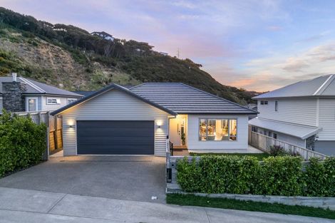 Photo of property in 18 Schooner Drive, Whitby, Porirua, 5024
