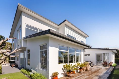 Photo of property in 321b Mangorei Road, Merrilands, New Plymouth, 4312