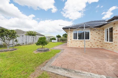 Photo of property in 15 Hillwell Drive, Henderson, Auckland, 0612