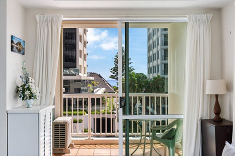Photo of property in 12 Maunganui Road, Mount Maunganui, 3116