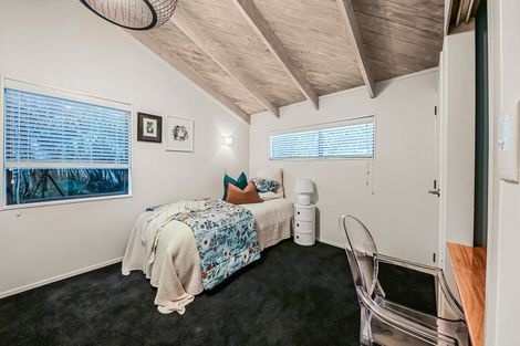 Photo of property in 2/47 Shakespeare Road, Milford, Auckland, 0620