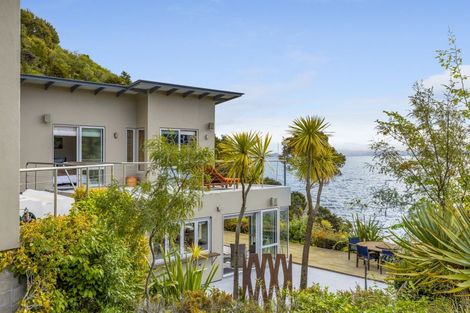 Photo of property in 26 Whakamoenga Point, Acacia Bay, Taupo, 3385