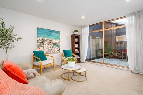 Photo of property in 16 Chilton Drive, Mairehau, Christchurch, 8052