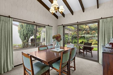 Photo of property in 15 Corwen Place, Mayfair, Hastings, 4122