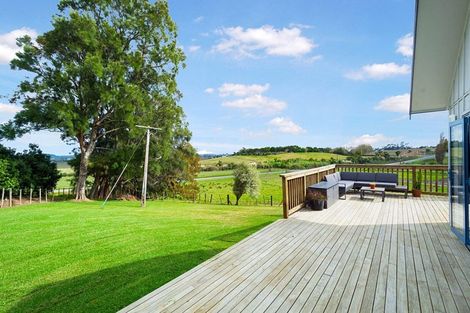 Photo of property in 141 Mangakura Road, Helensville, 0875