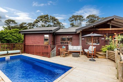 Photo of property in 233 Golf Road, Titirangi, Auckland, 0604