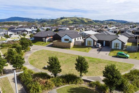 Photo of property in 5 Kahotea Place, Papamoa Beach, Papamoa, 3118