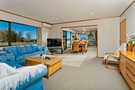 Photo of property in 2/112 Arran Road, Browns Bay, Auckland, 0630