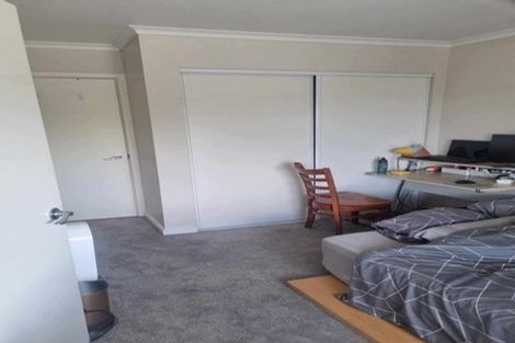 Photo of property in 1/104 Hillside Road, Glenfield, Auckland, 0627