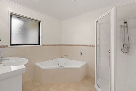 Photo of property in 16 Baska Voda Drive, Kerikeri, 0230