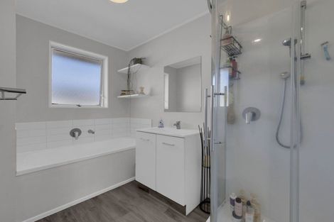Photo of property in 8 Leslie Place, Deanwell, Hamilton, 3206