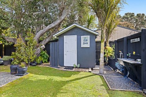 Photo of property in 4a Riverside Drive, Point Wells, 0986